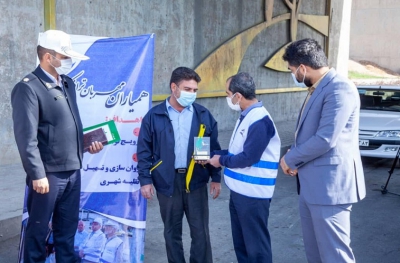 هشتمین مرحله از طرح تجلیل از رانندگان قانون مدار در شیراز