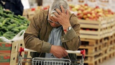 *سفره‌های خالی‌تر؛ گرانی خوراکی‌ها در بازار شیراز*  