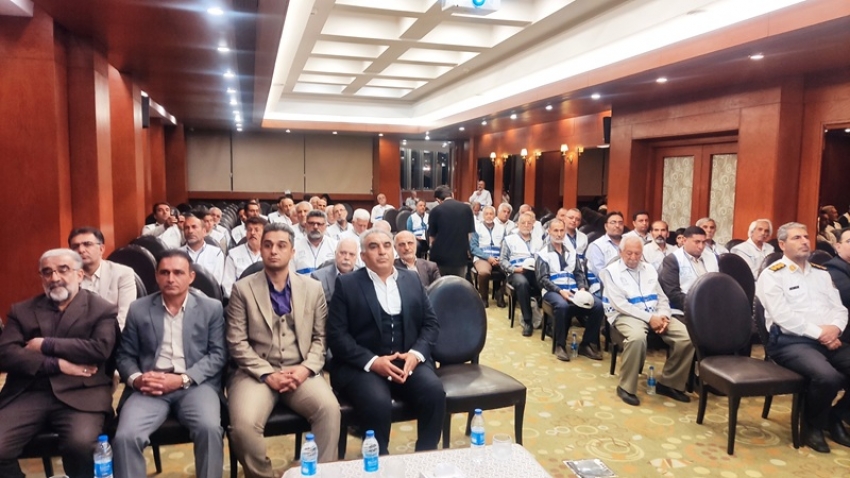 همیاران مهربان ترافیک، فرهنگ‌سازی را در عمل به اجرا گذاشته‌اند