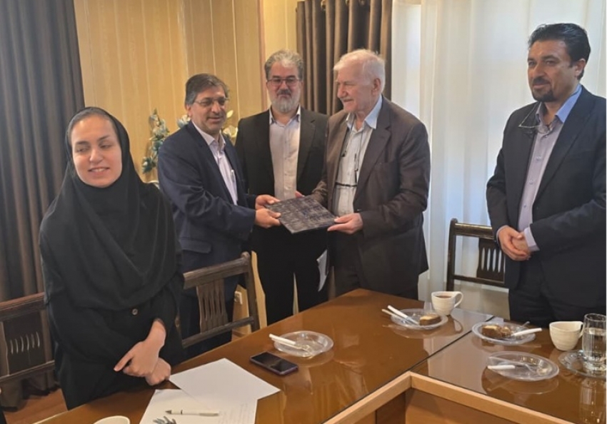 تجلیل از اساتید حامی و عضو صندوق حمایت از دانشجویان رشته پزشکی  